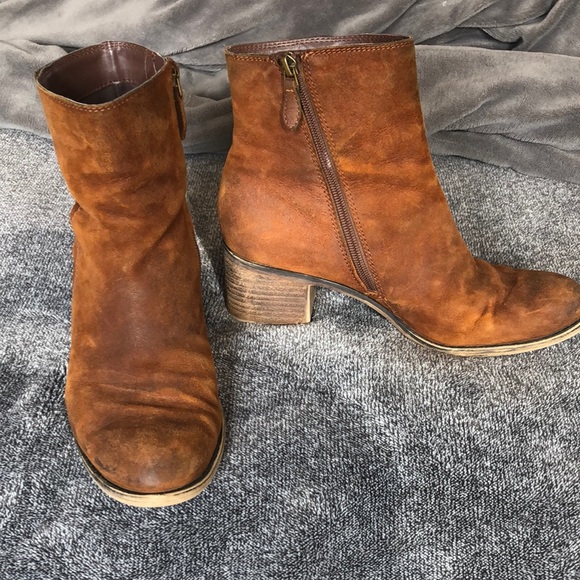 Franco Sarto brown ankle booties - Picture 1 of 6
